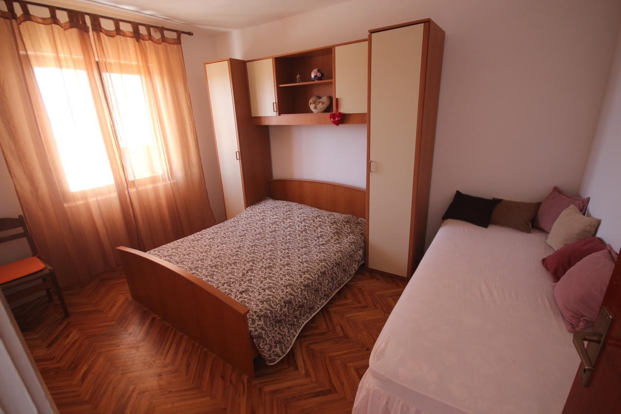 Apartments Njaco Ražanac エクステリア 写真