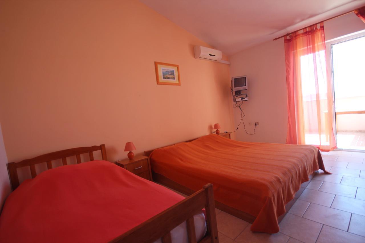 Apartments Njaco Ražanac 部屋 写真