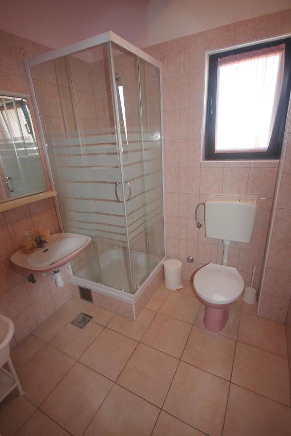Apartments Njaco Ražanac 部屋 写真